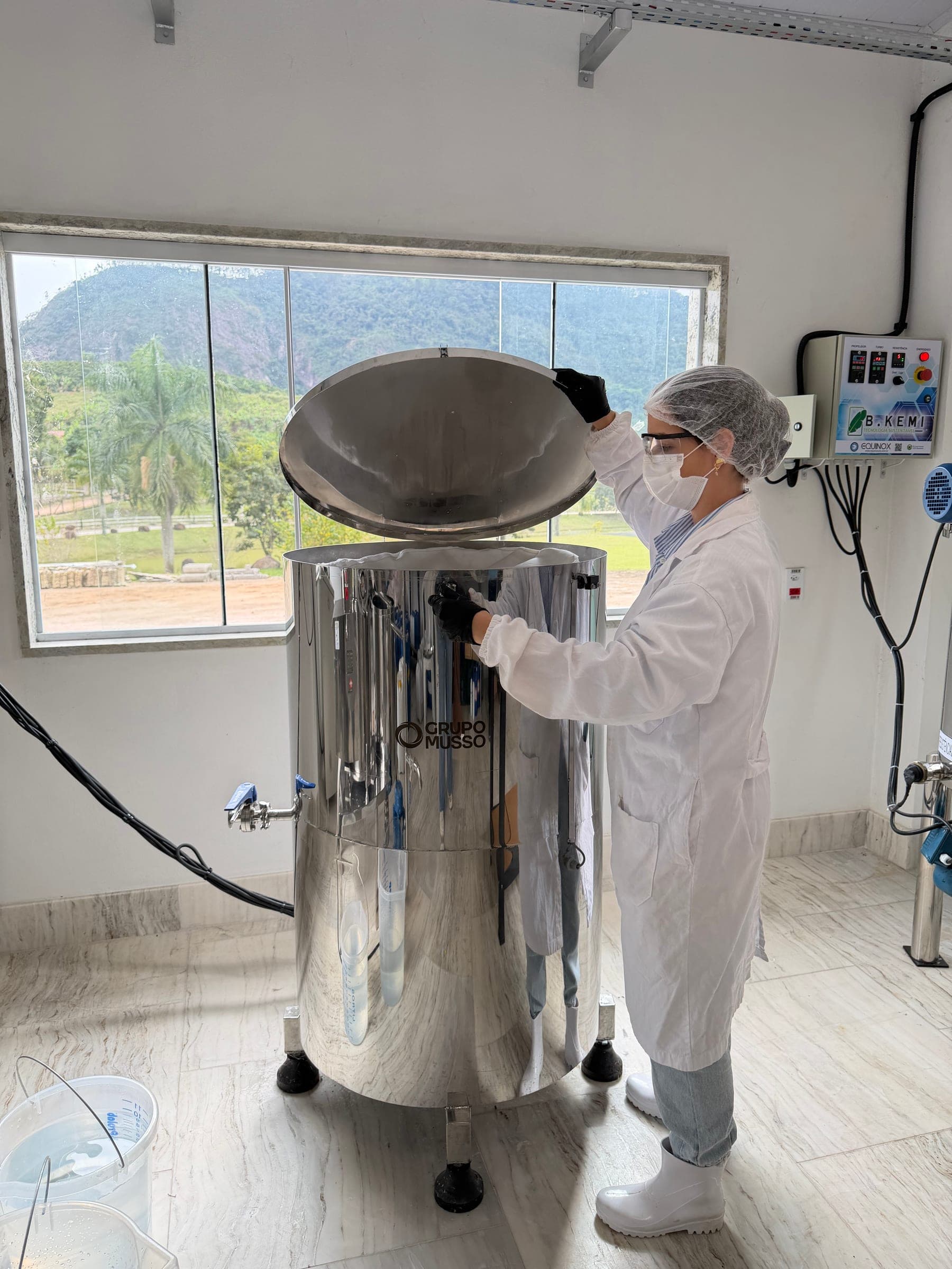 Processo produtivo industrial com tecnologia avançada